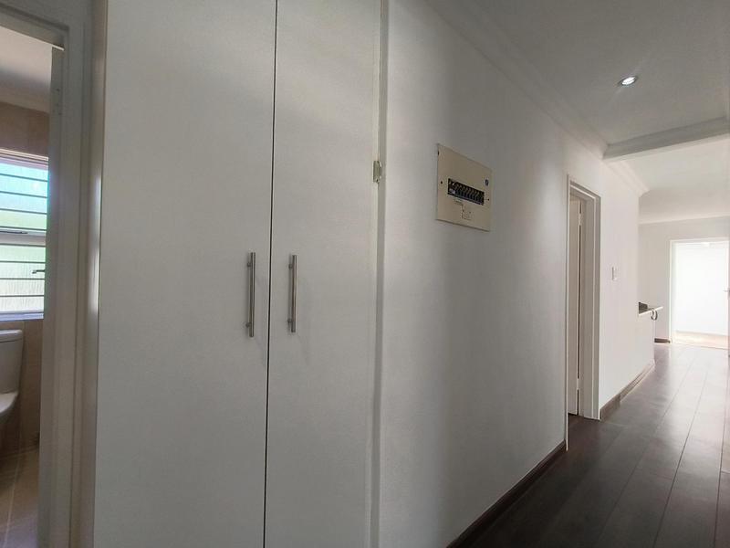 To Let 4 Bedroom Property for Rent in Table View Western Cape
